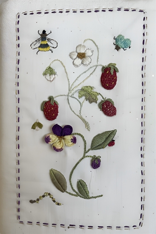 Stumpwork Flowers from an English Garden Stumpwork Flowers from an English Garden